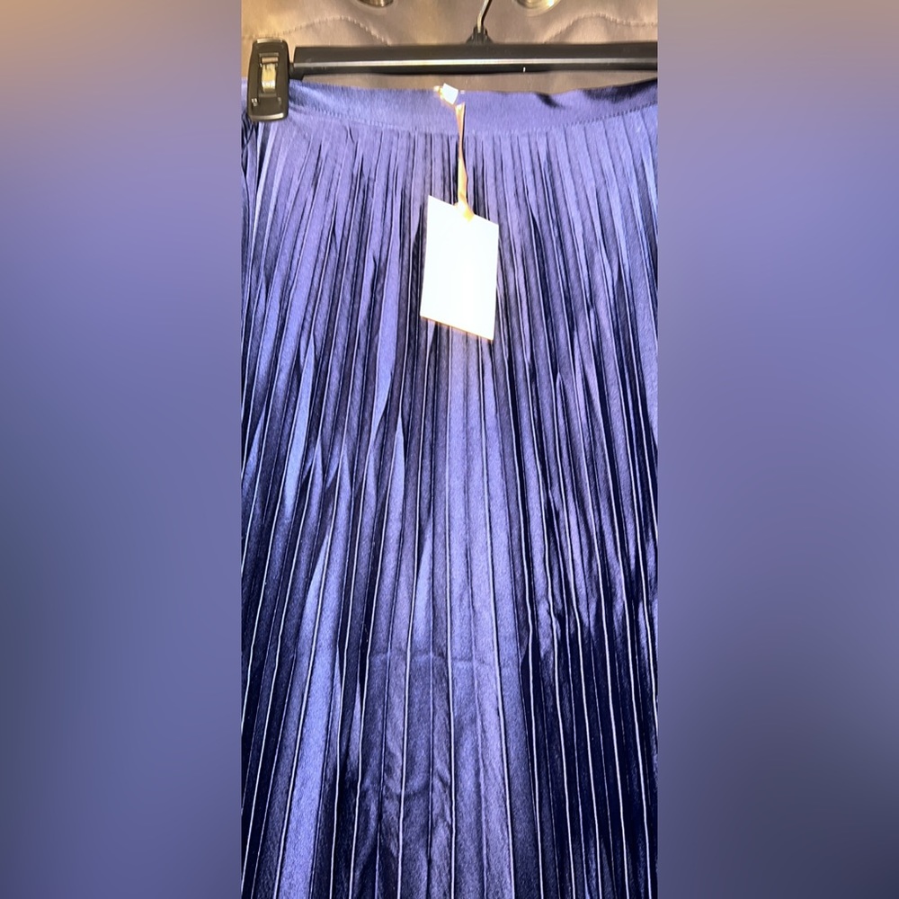 Maxi pleated skirt